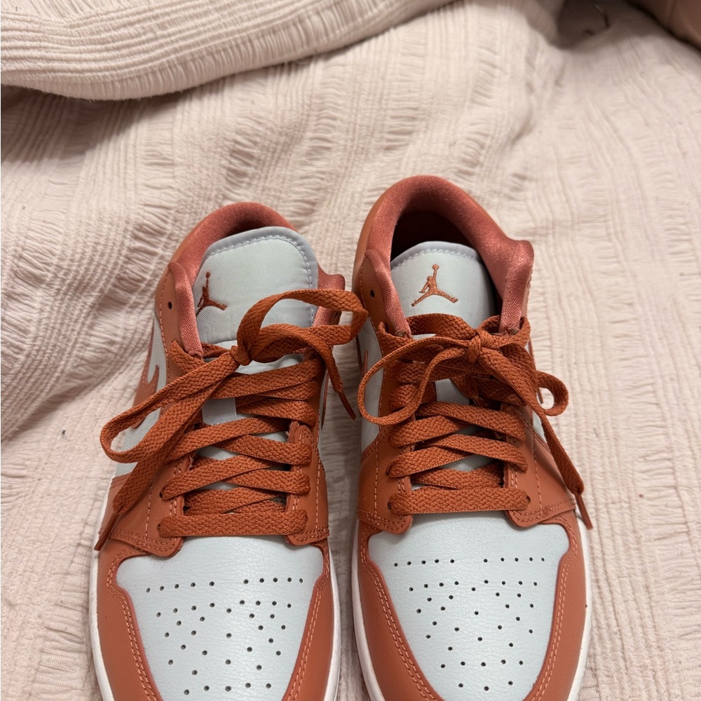 Jordan Low Top Sneakers